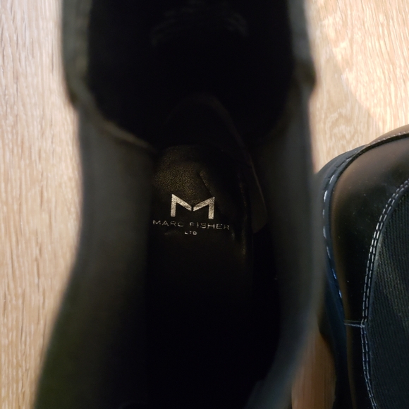 Marc Fisher Patrick lug sole booties in black women's shoes size 6 - Picture 8 of 14